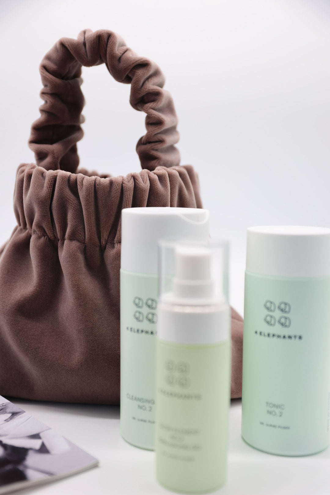 FIVEFORTY X 4 ELEPHANTS Pouch & Produkte